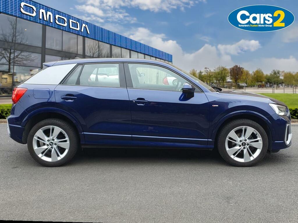 Audi Q2 35 Tfsi S Line S Tronic NJ71KFX Blue #2