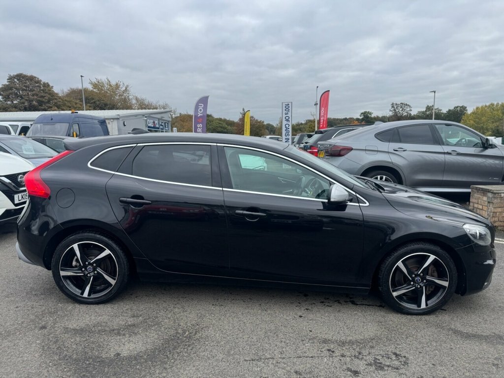 Volvo V40 2L R-design Nav NJ14PZV Black #5