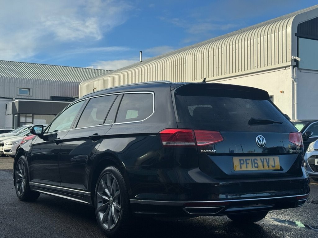 Volkswagen Passat 2L R-line Black #4