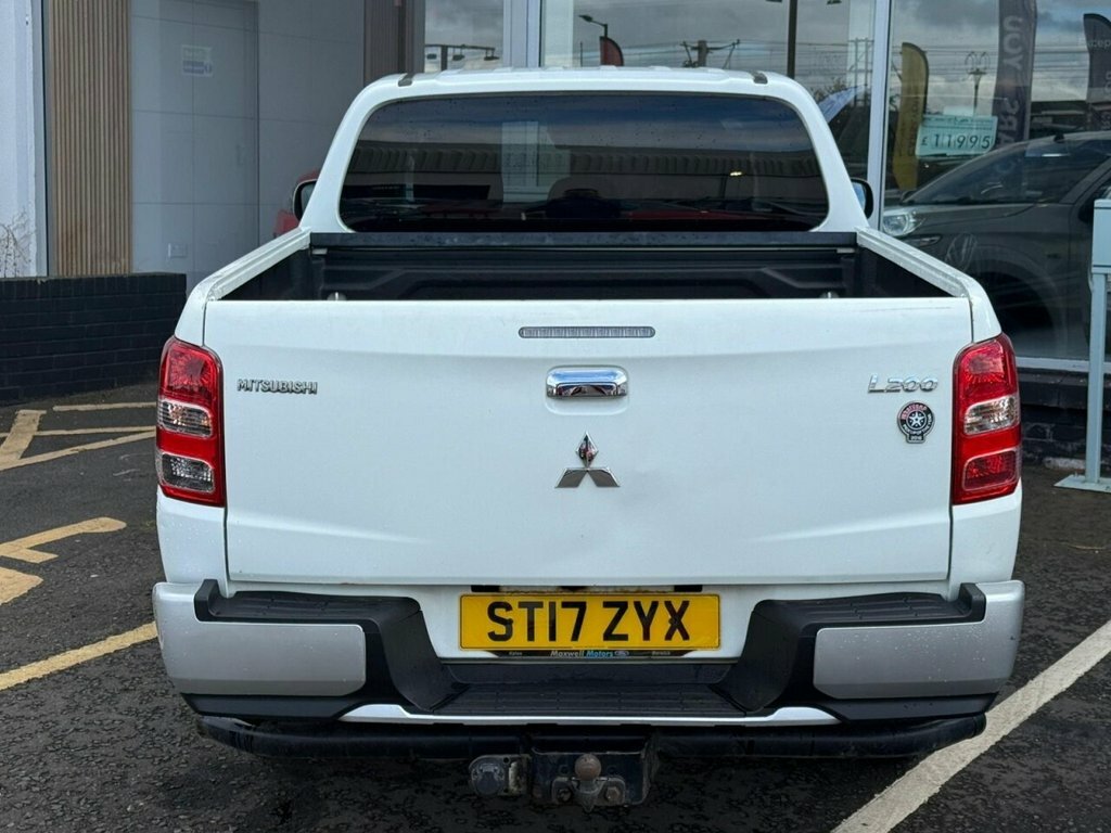 Mitsubishi L200 2L Dc Titan JO10RRD White #5