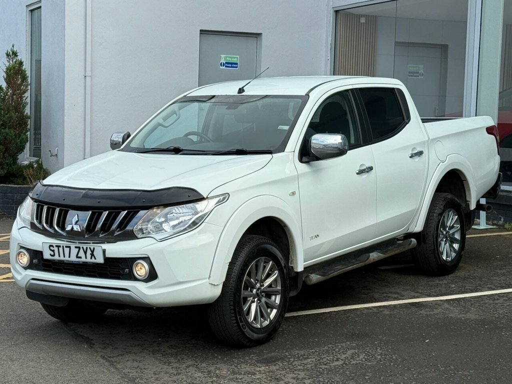 Mitsubishi L200 2L Dc Titan JO10RRD White #3