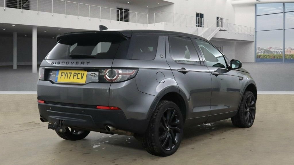 Land Rover Discovery Sport 2L Hse Black FY17PCV Grey #3