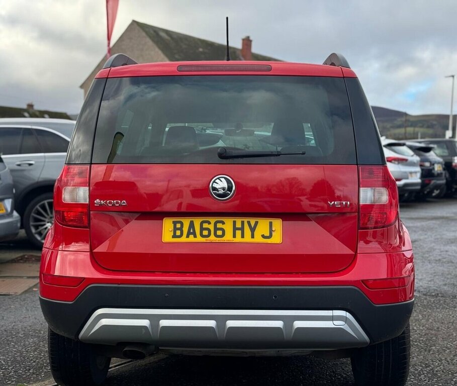 Skoda Yeti 1.2L Se L BA66HYJ Red #4