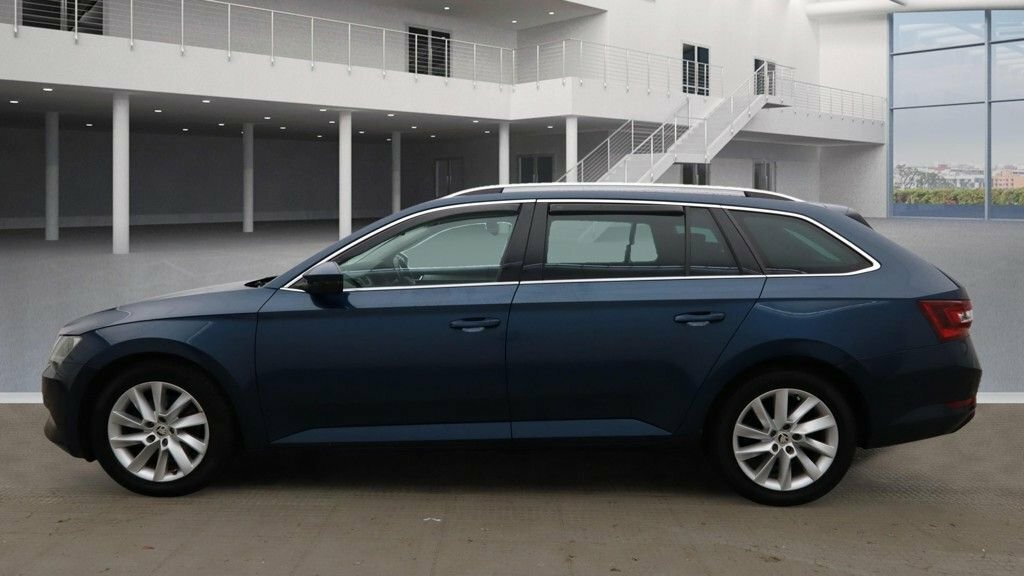 Skoda Superb 2L Se Technology WN19YOW Blue #5