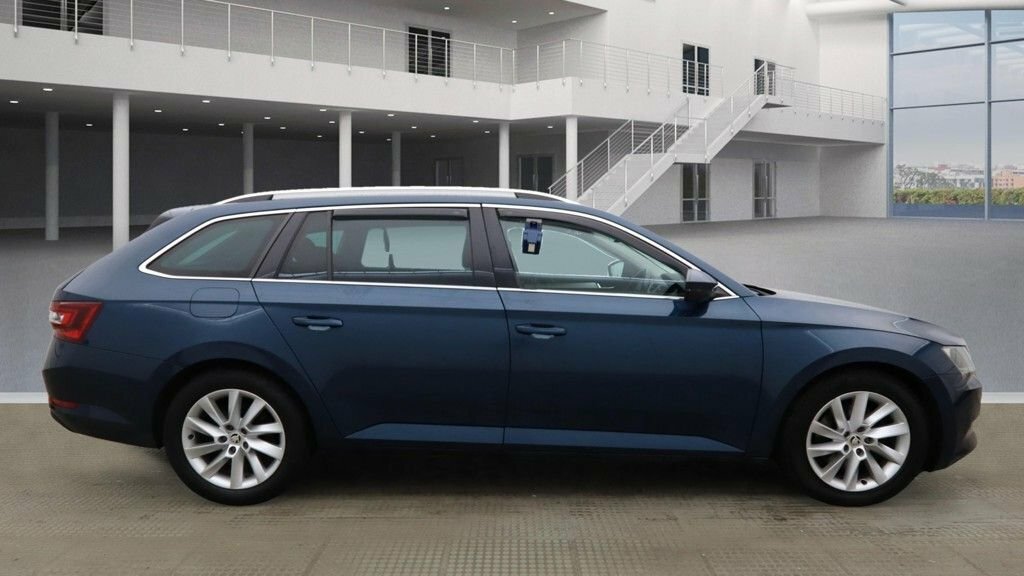 Skoda Superb 2L Se Technology WN19YOW Blue #4