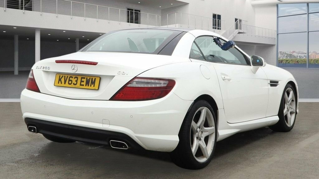 Mercedes-Benz SLK 2L Amg Sport KV63EWM White #3