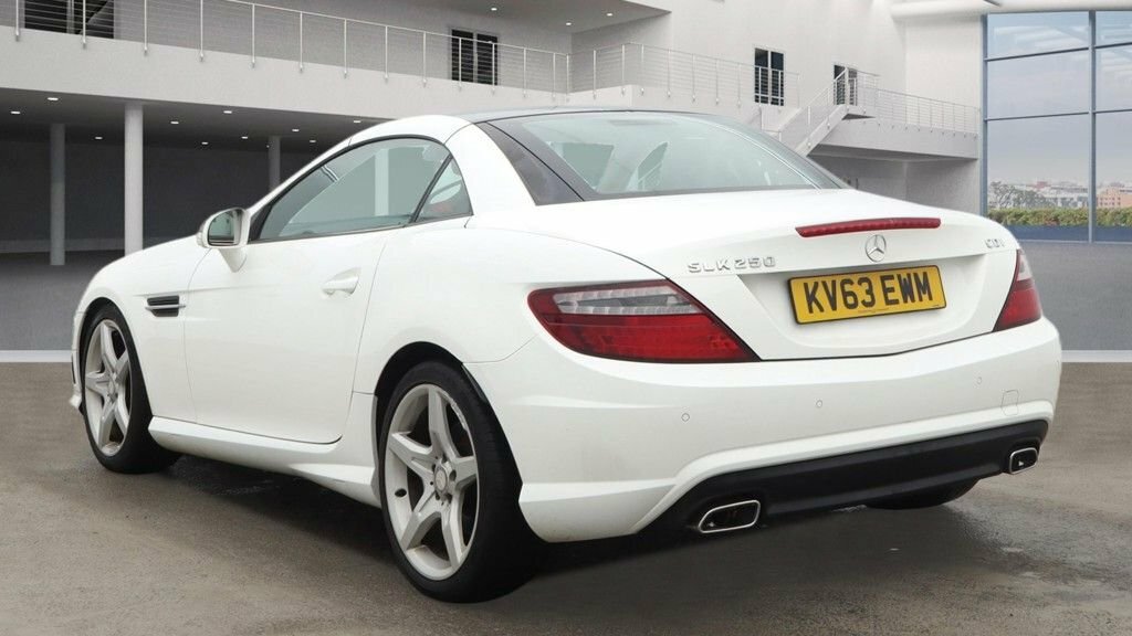 Mercedes-Benz SLK 2L Amg Sport KV63EWM White #2