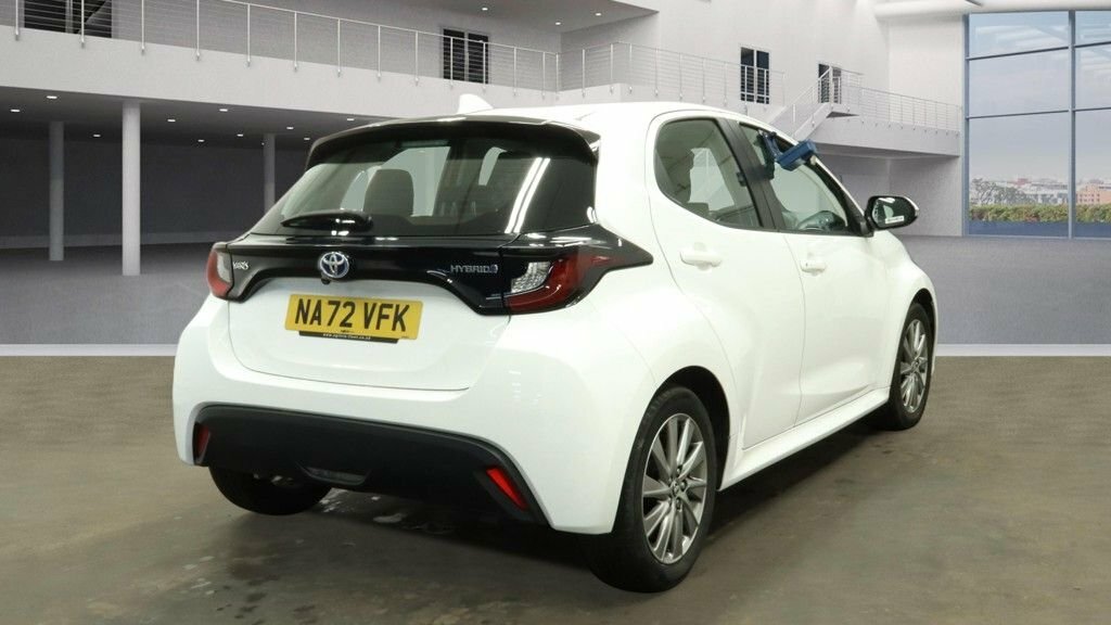 Toyota Yaris 1L Icon NA72VFK White #3
