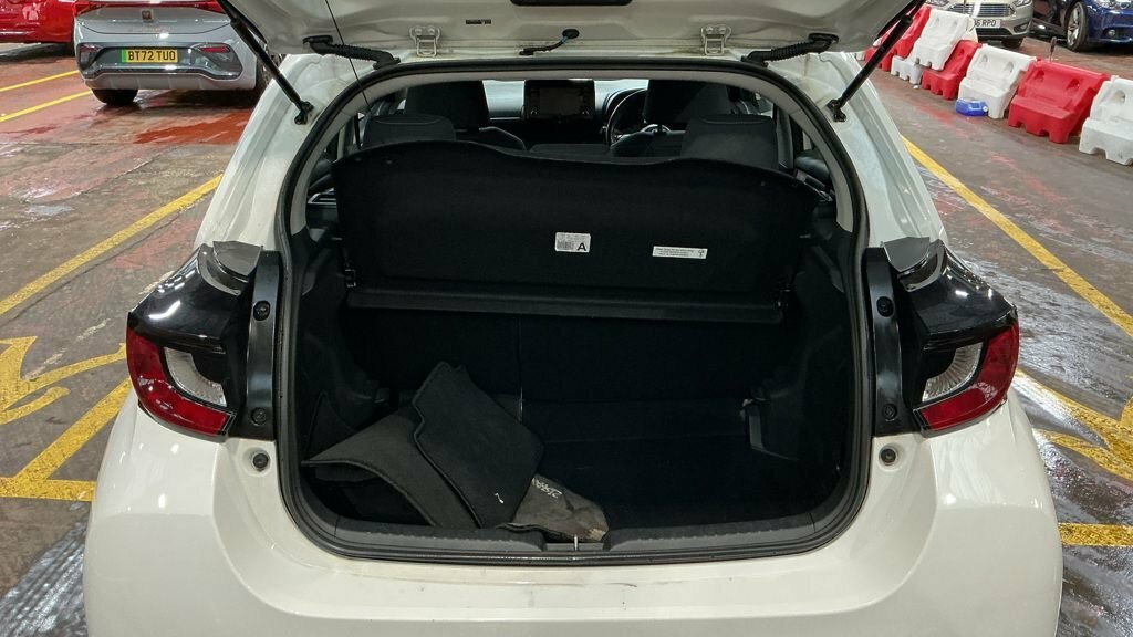 Toyota Yaris 1L Icon NA72VFK White #6