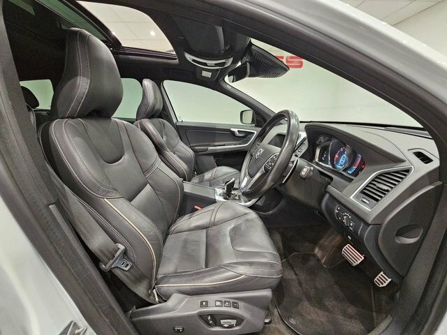 Volvo XC60 D4 181 Ps R-design LL64OJJ White #2