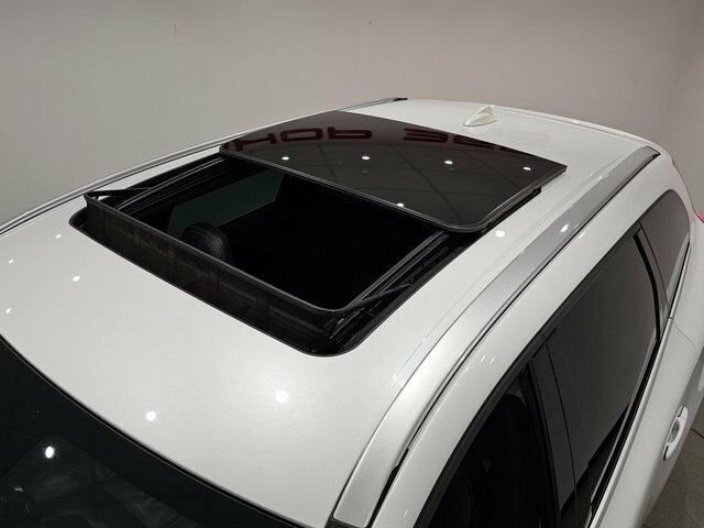 Volvo XC60 D4 181 Ps R-design White