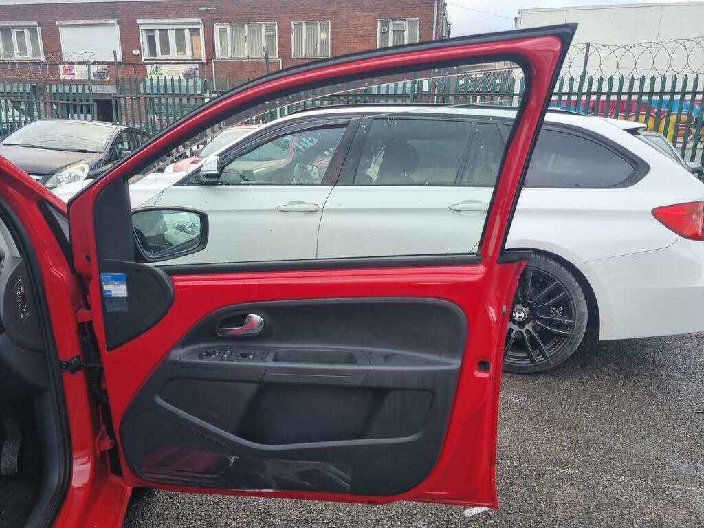 Volkswagen Up 1.0 High Up Hatchback Asg Euro 5 75 P Red #6