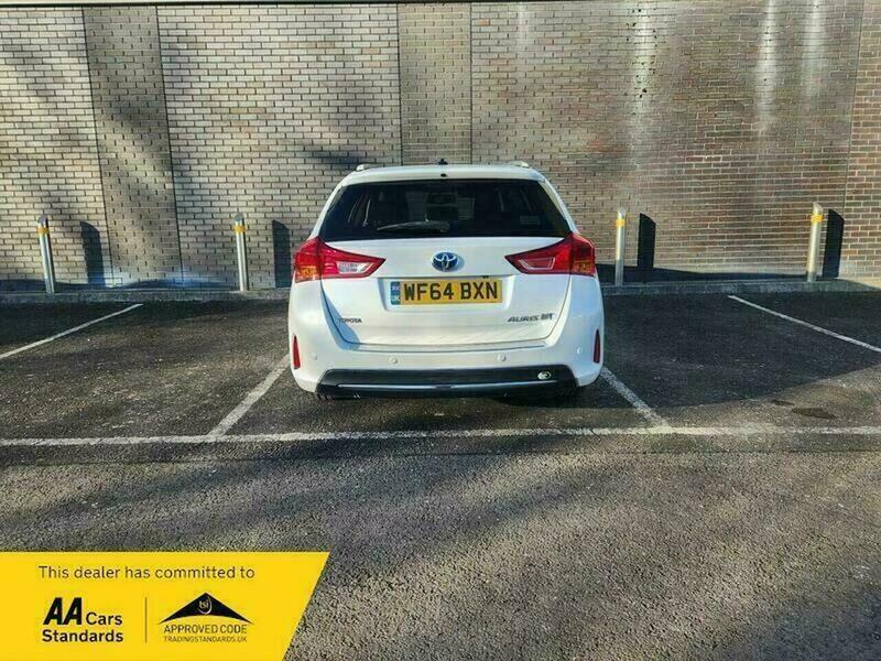 Toyota Auris 1.8 Vvt-h Excel Touring WF64BXN White #4
