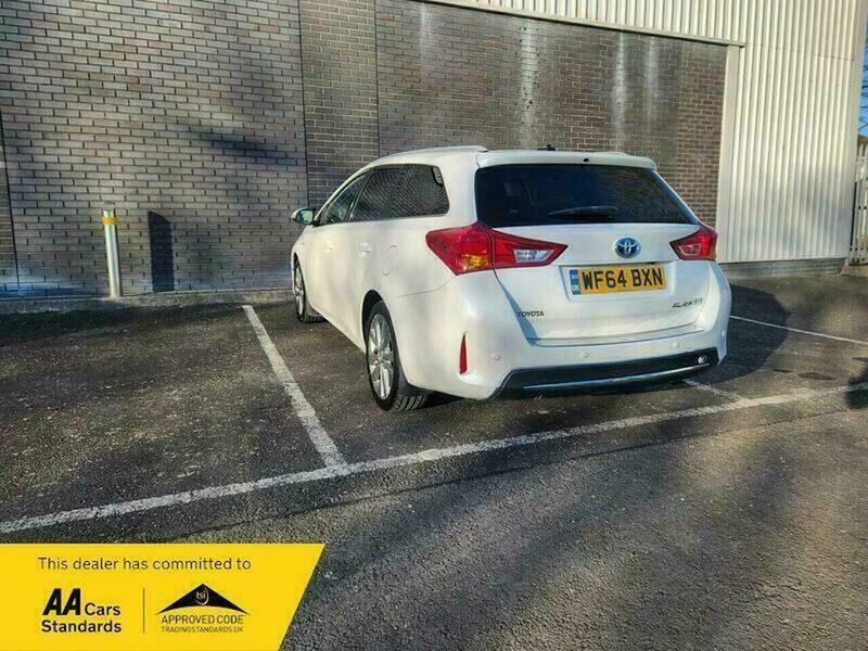 Toyota Auris 1.8 Vvt-h Excel Touring WF64BXN White #5