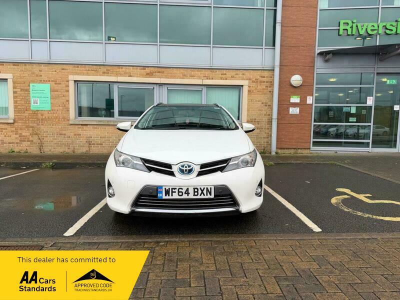 Toyota Auris 1.8 Vvt-h Excel Touring WF64BXN White #2