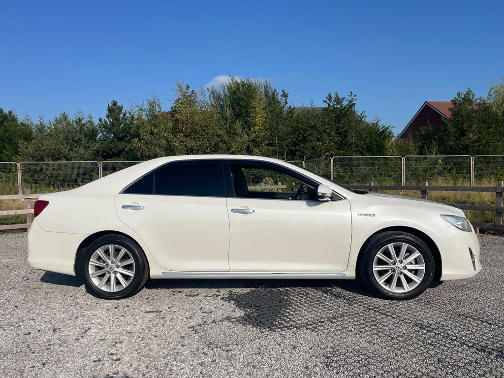 Toyota Camry 2.5 Vvt-h Saloon White #9