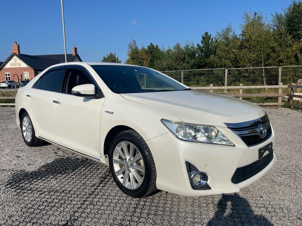 Toyota Camry 2.5 Vvt-h Saloon White #4