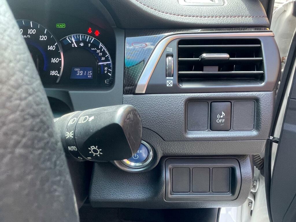 Toyota Camry 2.5 Vvt-h Saloon White #20
