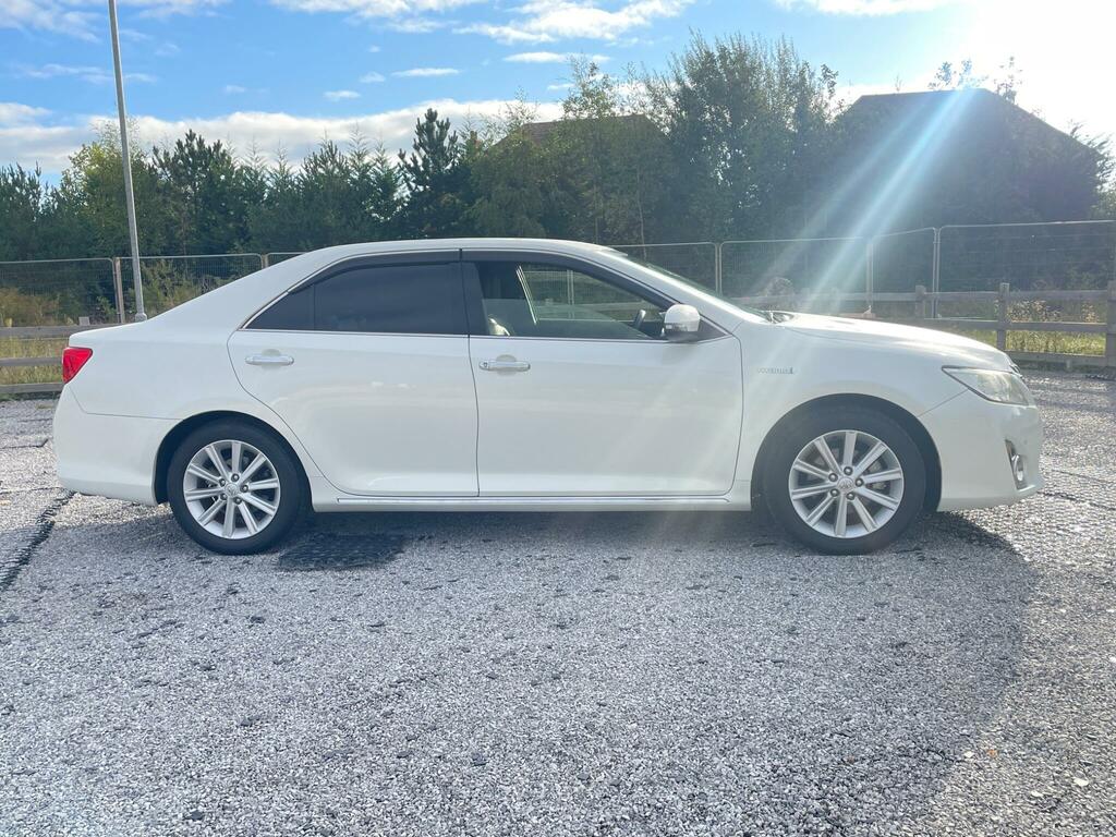 Toyota Camry 2.5 Vvt-h Saloon White #31