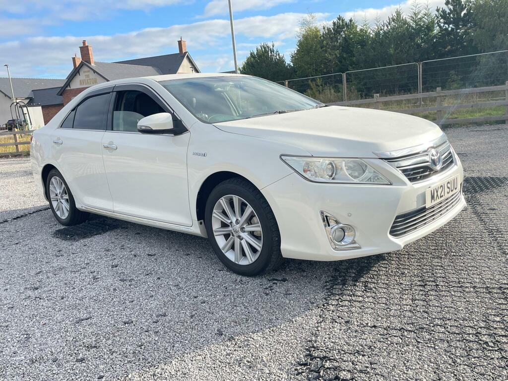 Toyota Camry 2.5 Vvt-h Saloon White #3