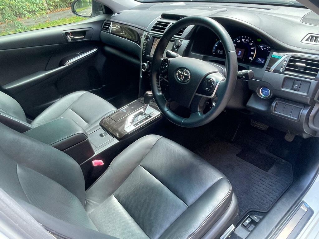 Toyota Camry 2.5 Vvt-h Saloon White #15