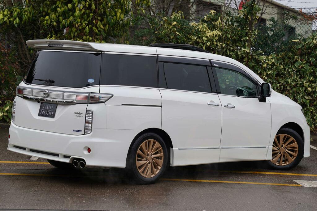 Nissan Elgrand Mpv 2.5 Rider Facelift 8 Seats 201515 White #4