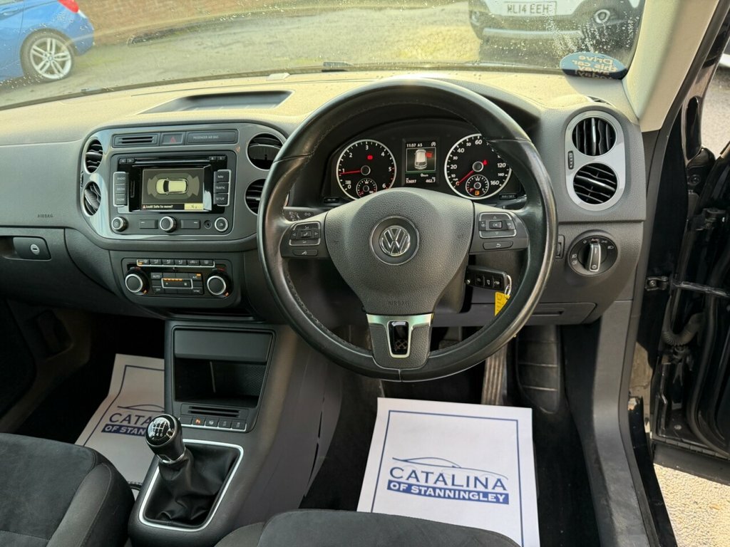 Volkswagen Tiguan 2L Match LP14HCO Black #4