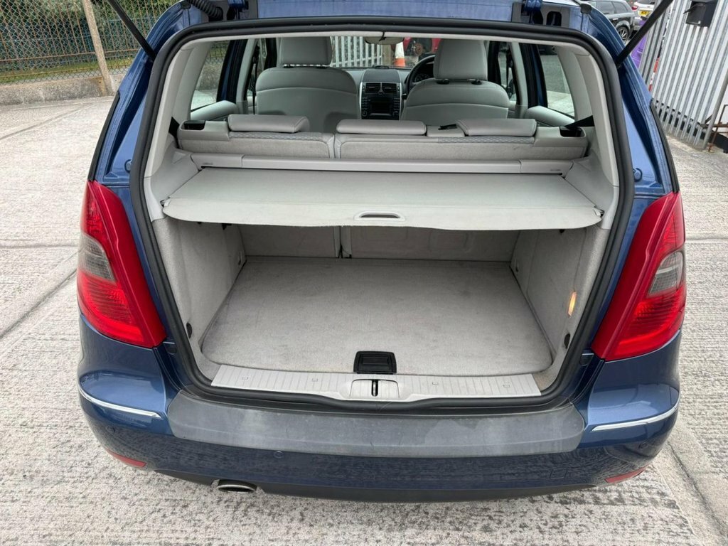 Mercedes-Benz A Class 2L Avantgarde Se WD12UPE Blue #4