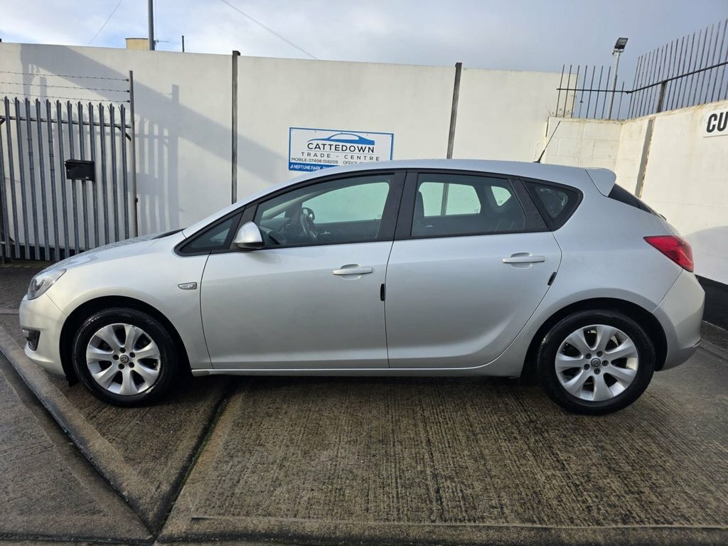 Vauxhall Astra 1.4L Design DN64SNJ Silver #2