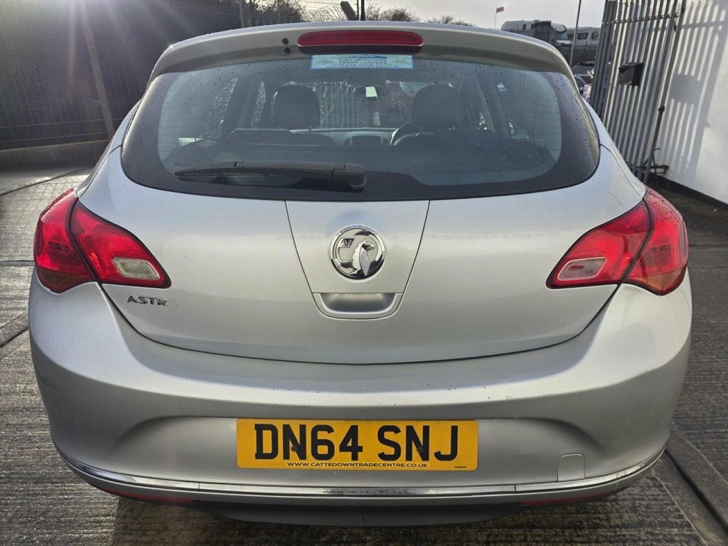 Vauxhall Astra 1.4L Design DN64SNJ Silver #4