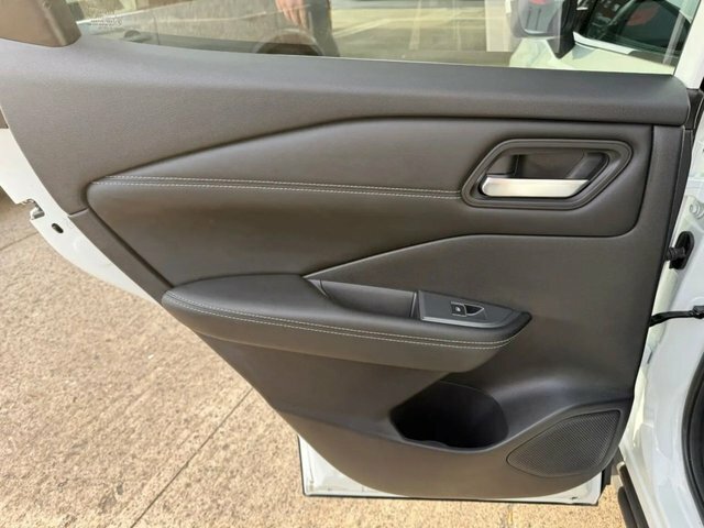 Nissan Qashqai Dig-t Mhev N-connecta Suv CV25GWP White #4