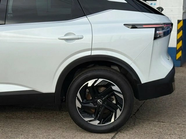 Nissan Qashqai Dig-t Mhev N-connecta Suv CV25GWP White #3