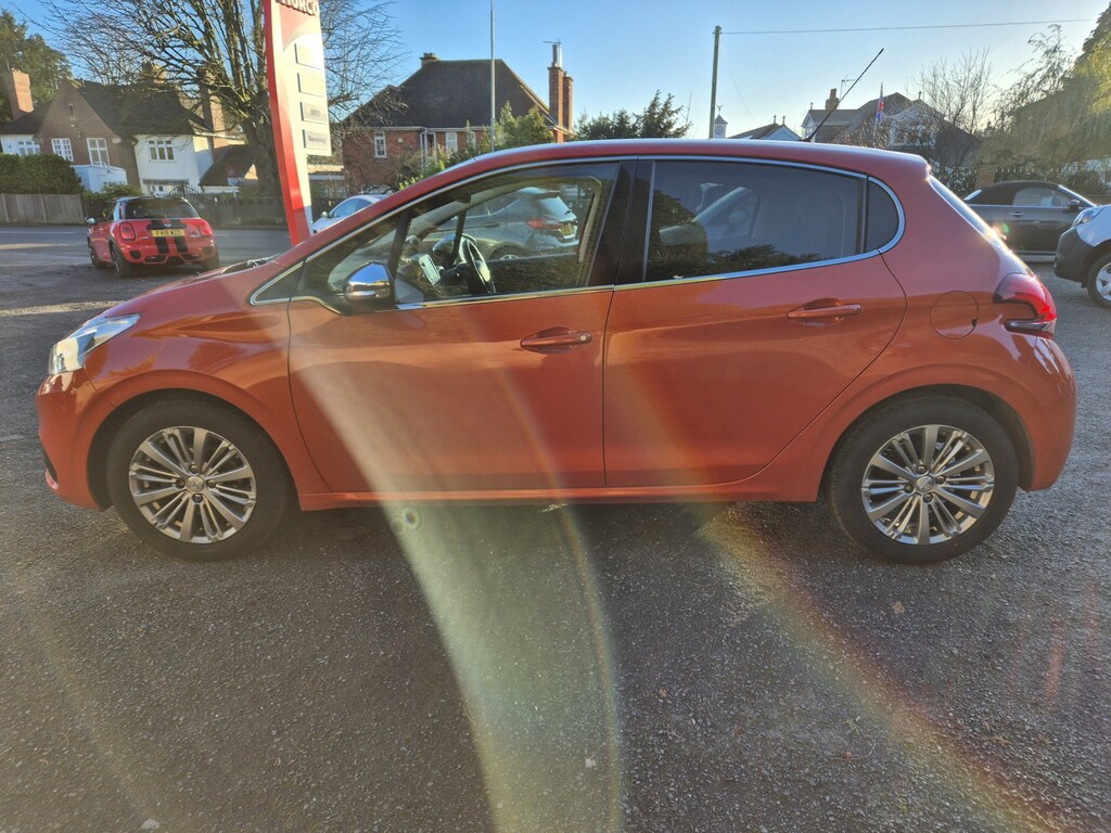 Peugeot 208 1.2 Puretech Allure DT65EWN Orange #4