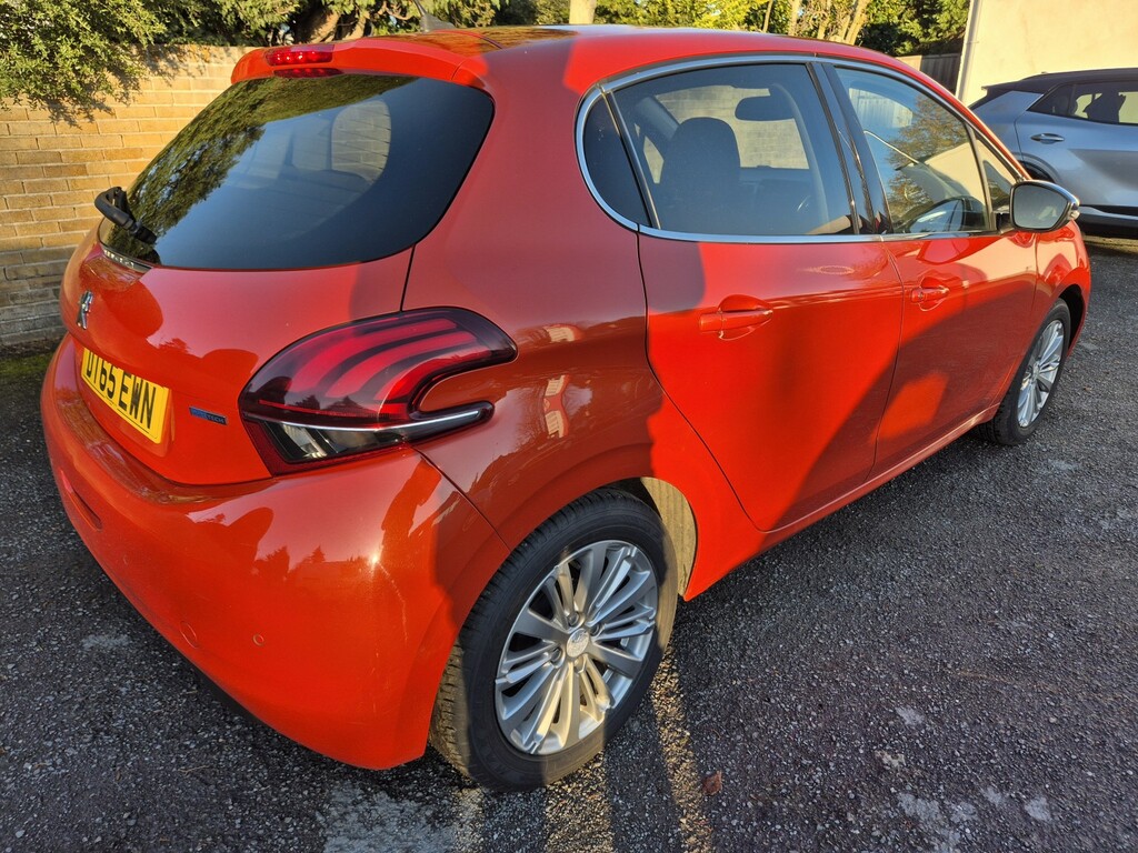 Peugeot 208 1.2 Puretech Allure DT65EWN Orange #6