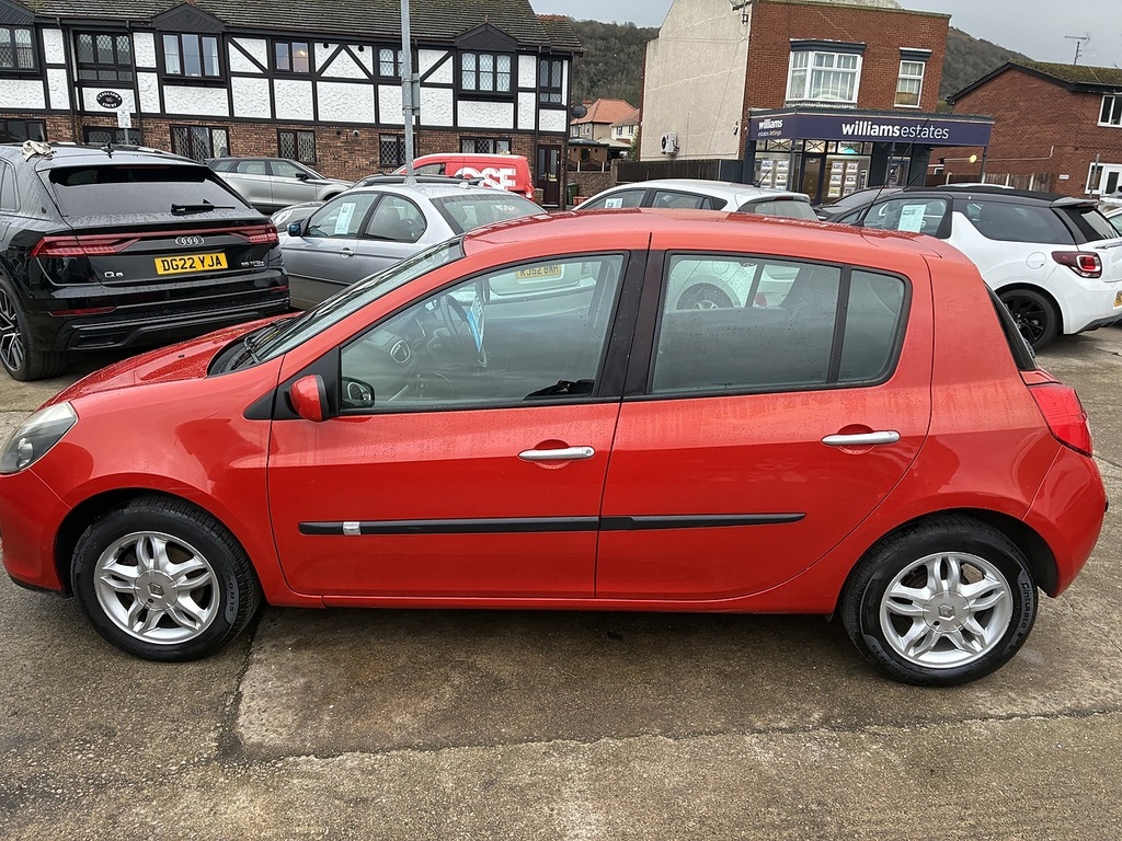 Renault Clio Dynamique 16V Red #4