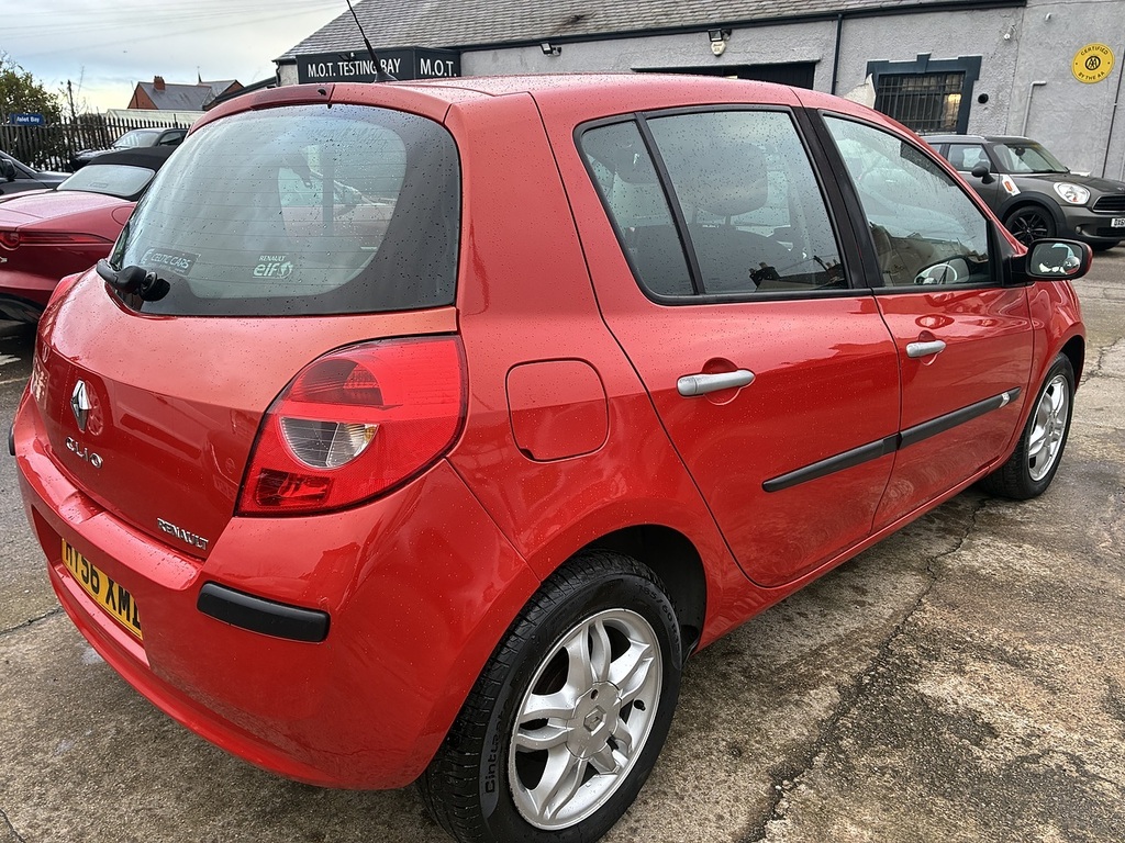 Renault Clio Dynamique 16V Red #6