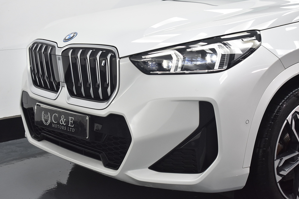 BMW iX1 Ix1 Xdrive 30 M Sport LO73WTN White #5