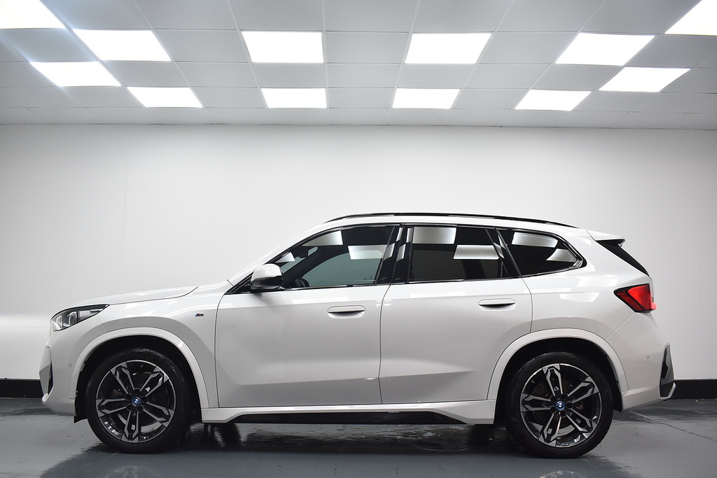 BMW iX1 Ix1 Xdrive 30 M Sport LO73WTN White #2