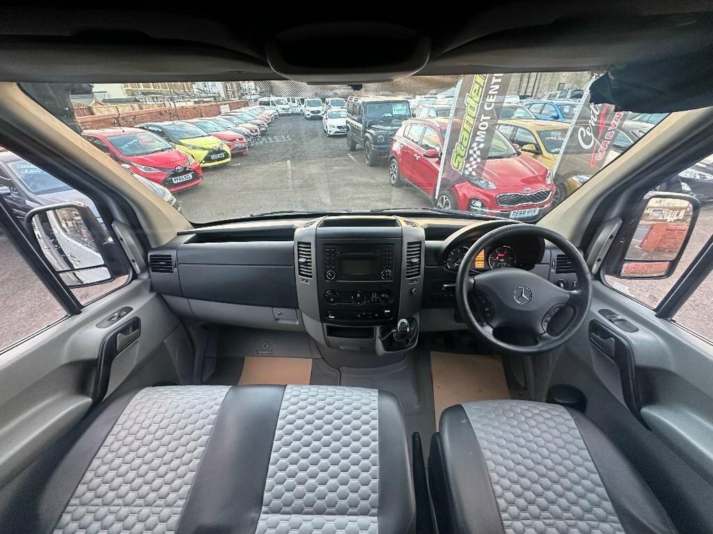 Mercedes-Benz Sprinter Estate DJ54AVS White #5