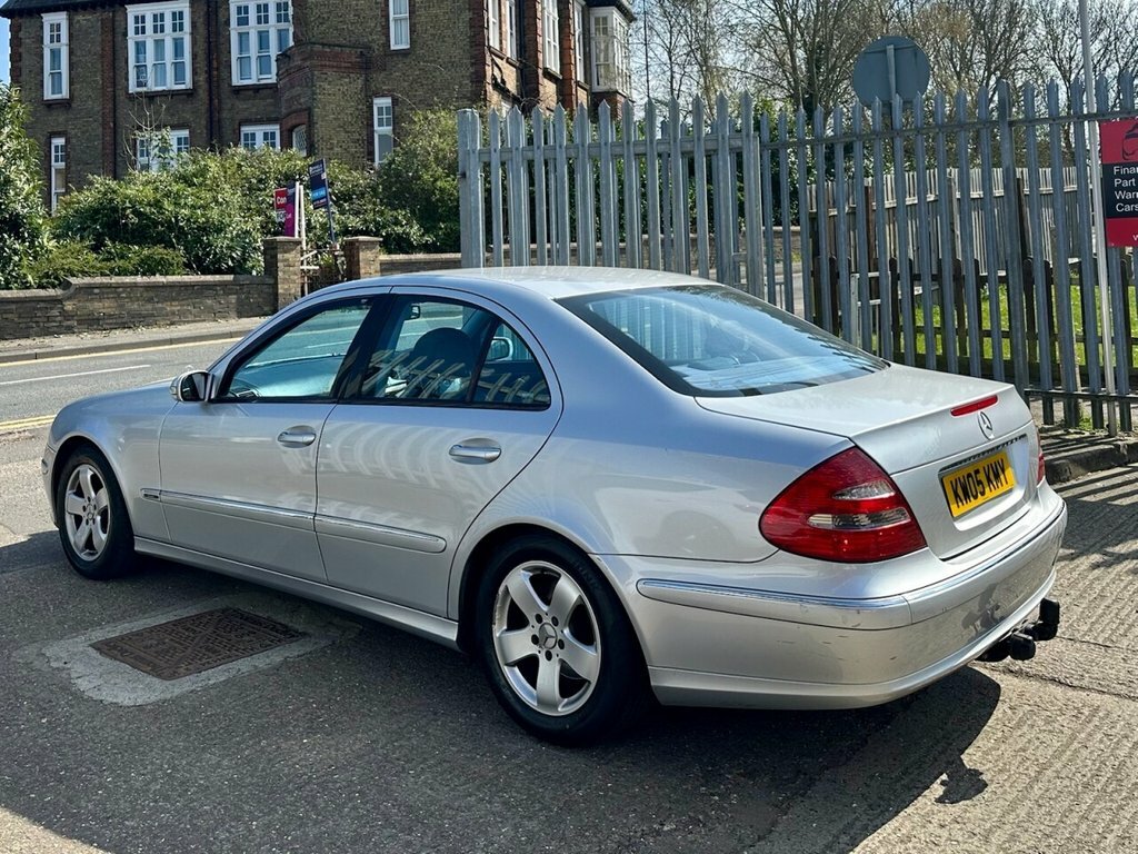 Mercedes-Benz E Class 2.1 E220 Cdi Avantgarde Saloon Silver #5
