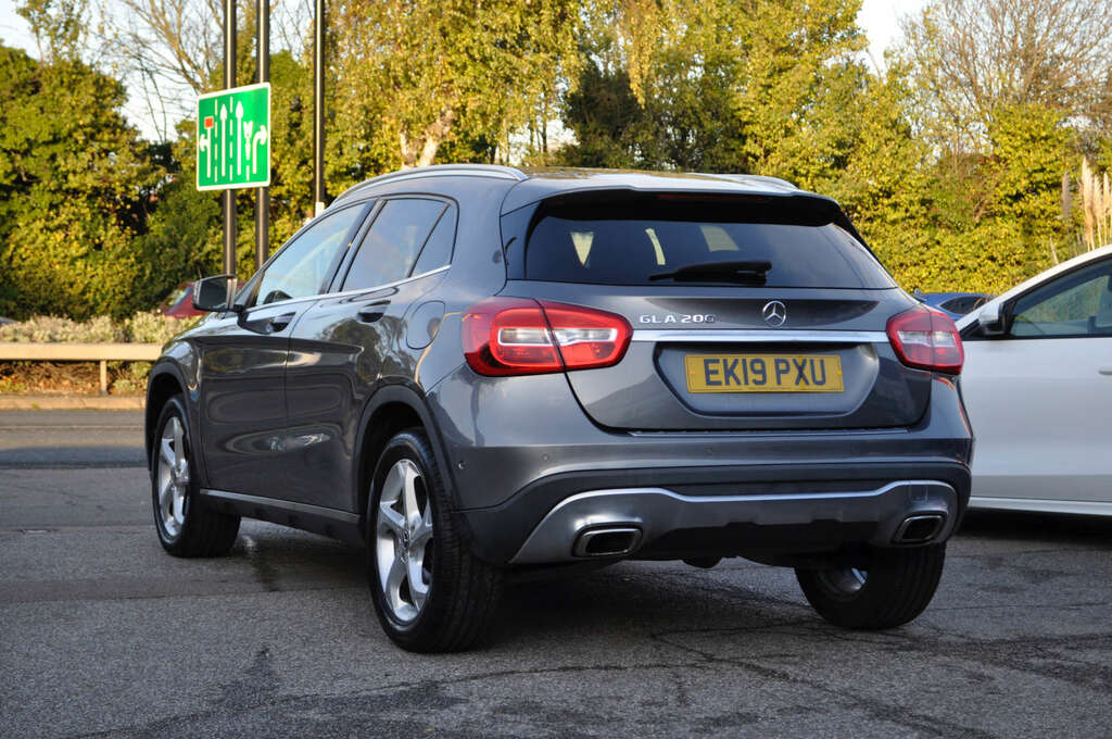 Mercedes-Benz GLA Class 1.6 Gla 200 Sport Executive EK19PXU Grey #5