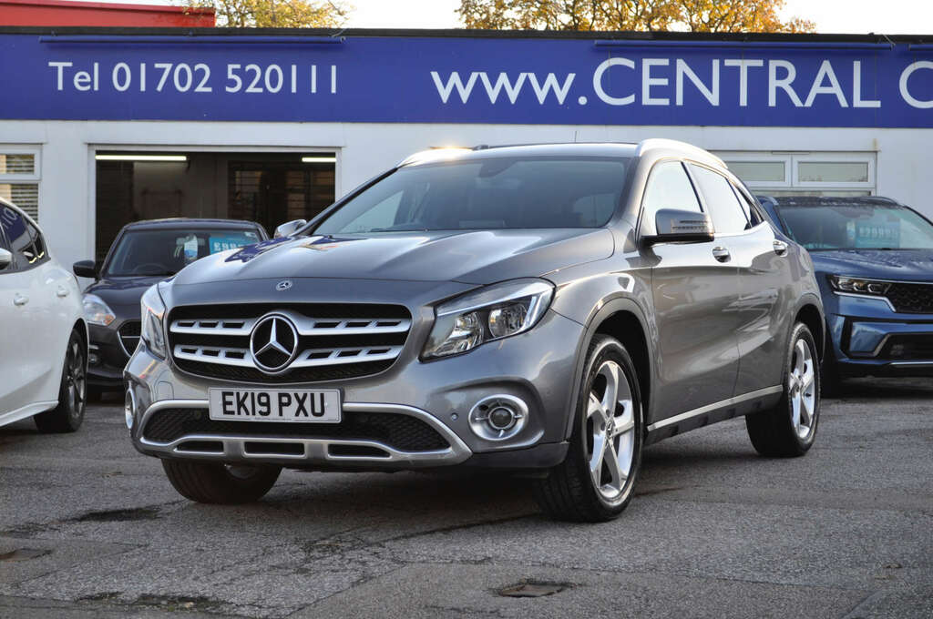Mercedes-Benz GLA Class 1.6 Gla 200 Sport Executive EK19PXU Grey #4