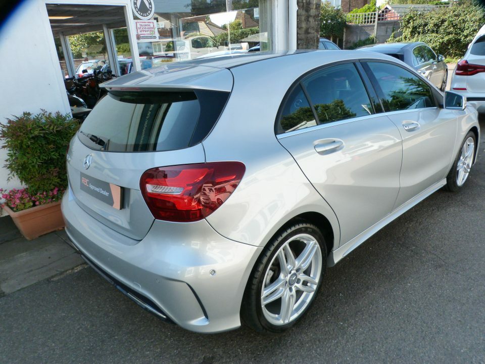 Mercedes-Benz A Class 1.6 Amg Line Premium Silver #2