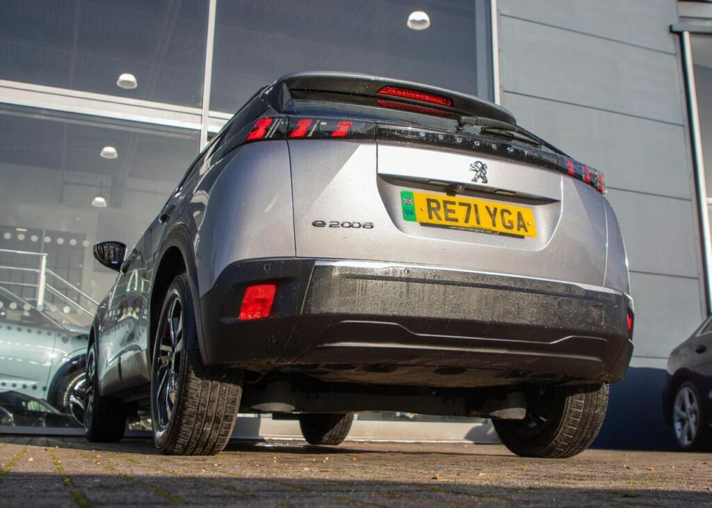 Peugeot e-2008 50Kwh Allure Premium RE71YGA Grey #4