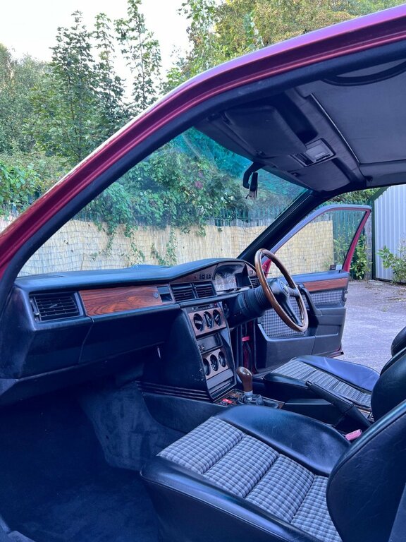 Mercedes-Benz 190 E White #17