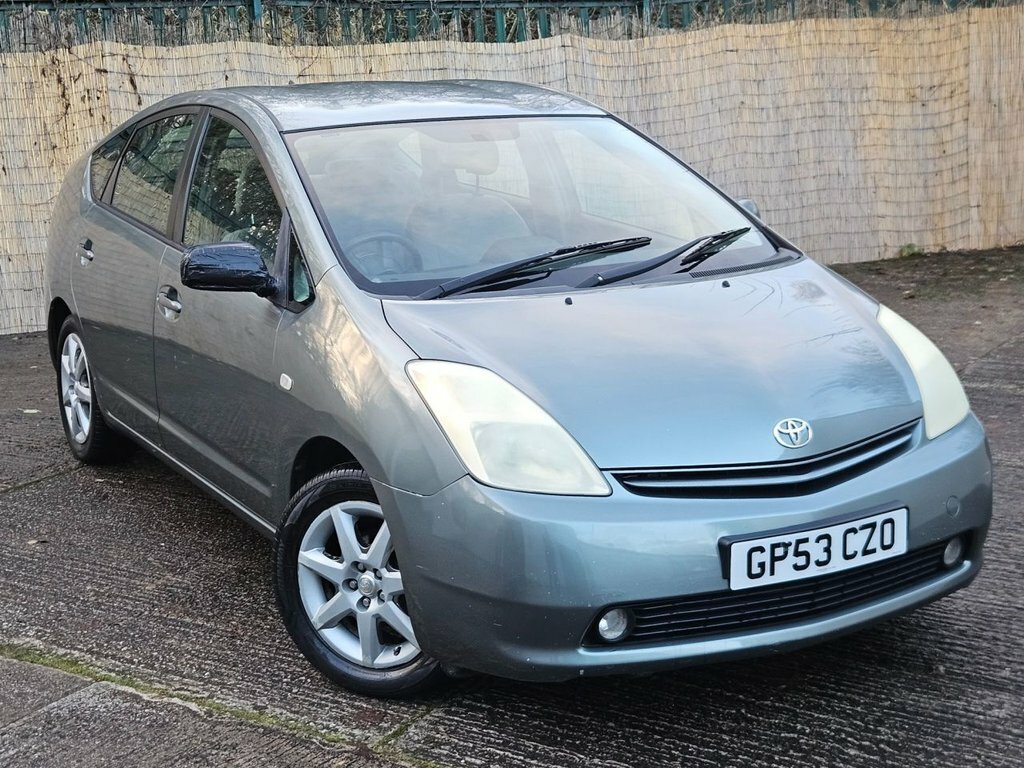 Toyota Prius 1.5 Cvt Silver #1
