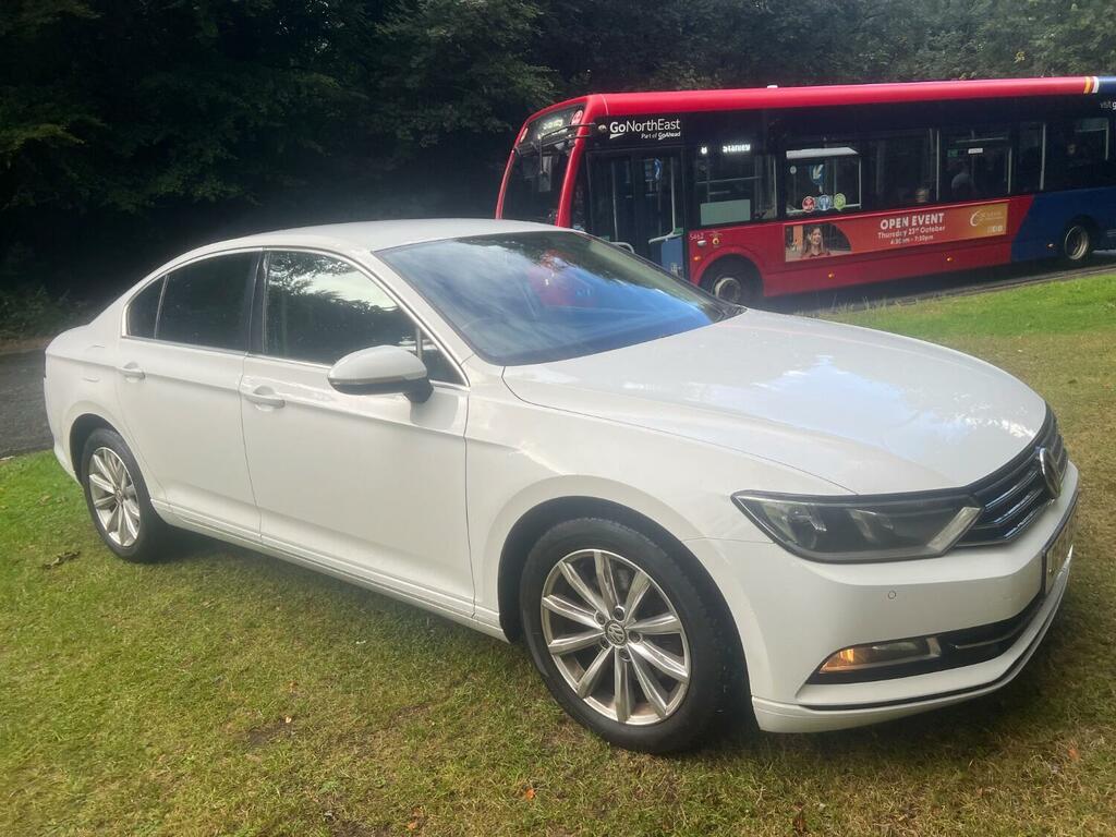 Volkswagen Passat 2.0 Tdi Bluemotion Tech Se Business DF15XET White #2