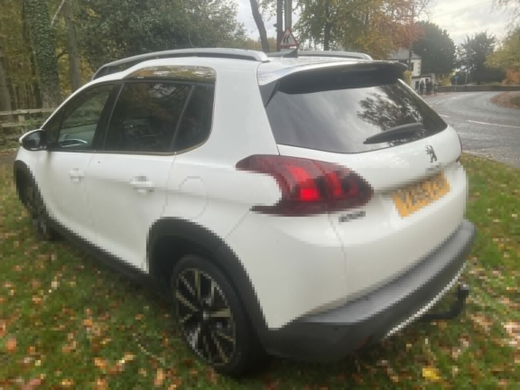 Peugeot 2008 1.2 Puretech Allure YA66ZVR White #6