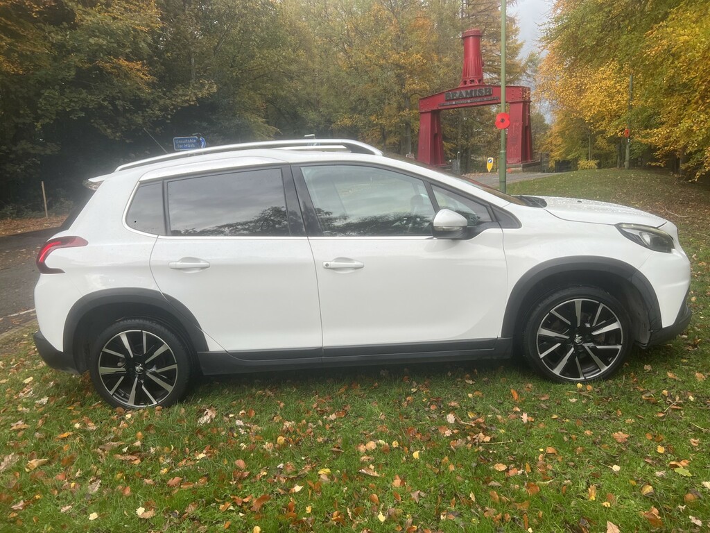 Peugeot 2008 1.2 Puretech Allure White