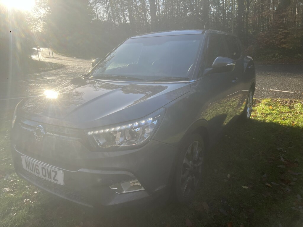 SsangYong Tivoli 1.6 E-xdi Elx Grey #4